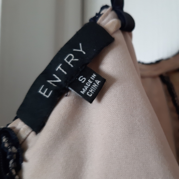 Entry dress from 1861 boutique, size S - Picture 3 of 4